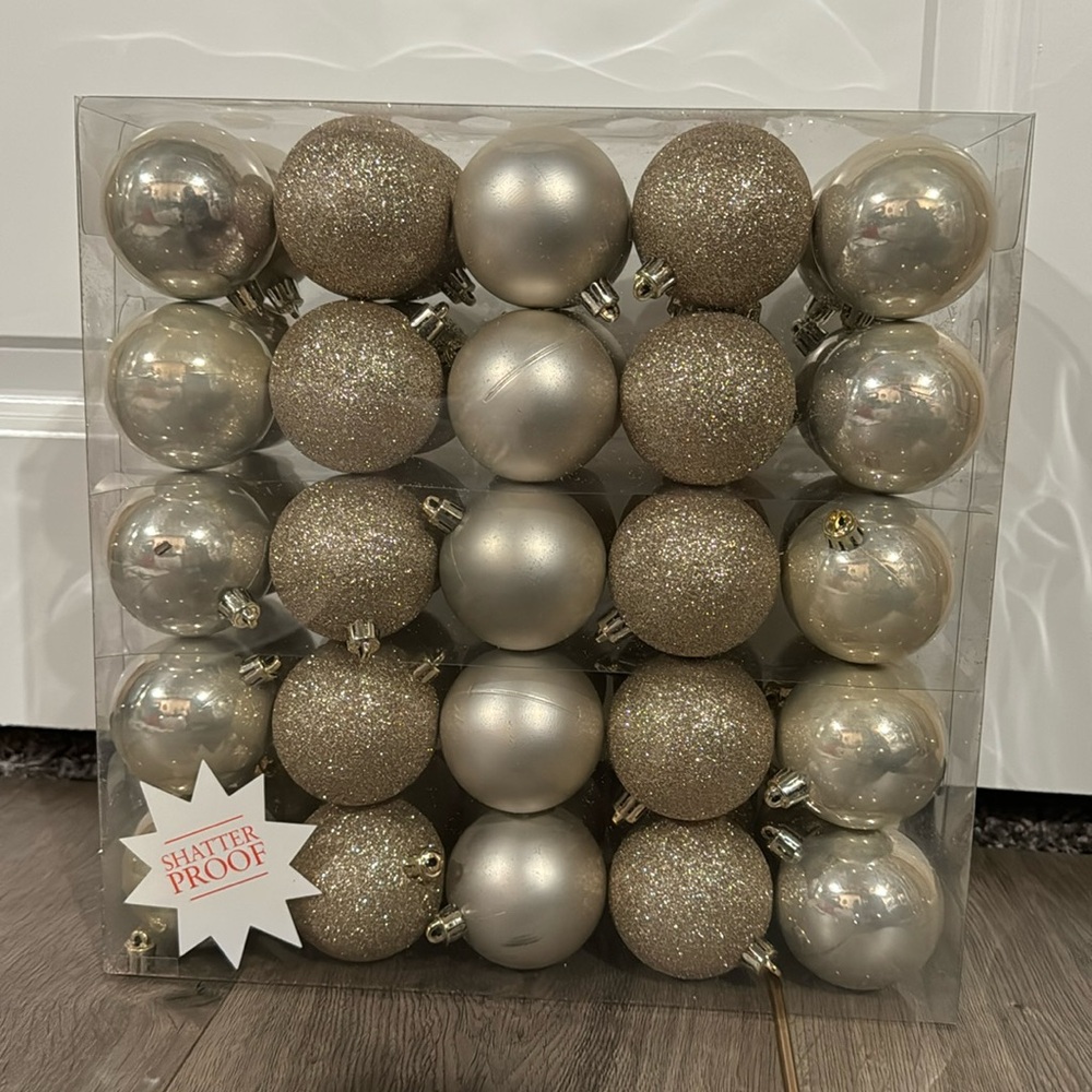 NEW Champagne Gold and Silver Ornaments Shatterproof Christmas Ornaments 50pcs